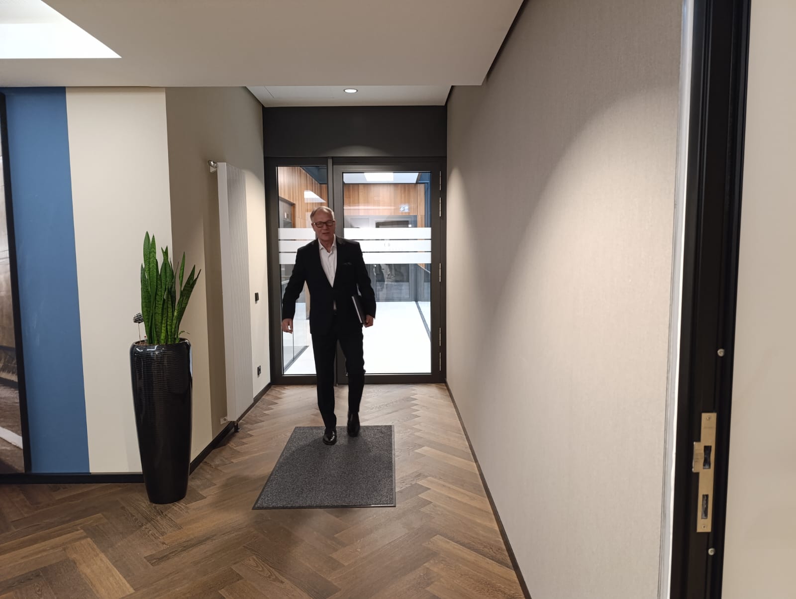 HDI Versicherungen: Rainer Ernst, Alter Wall 32 in Hamburg