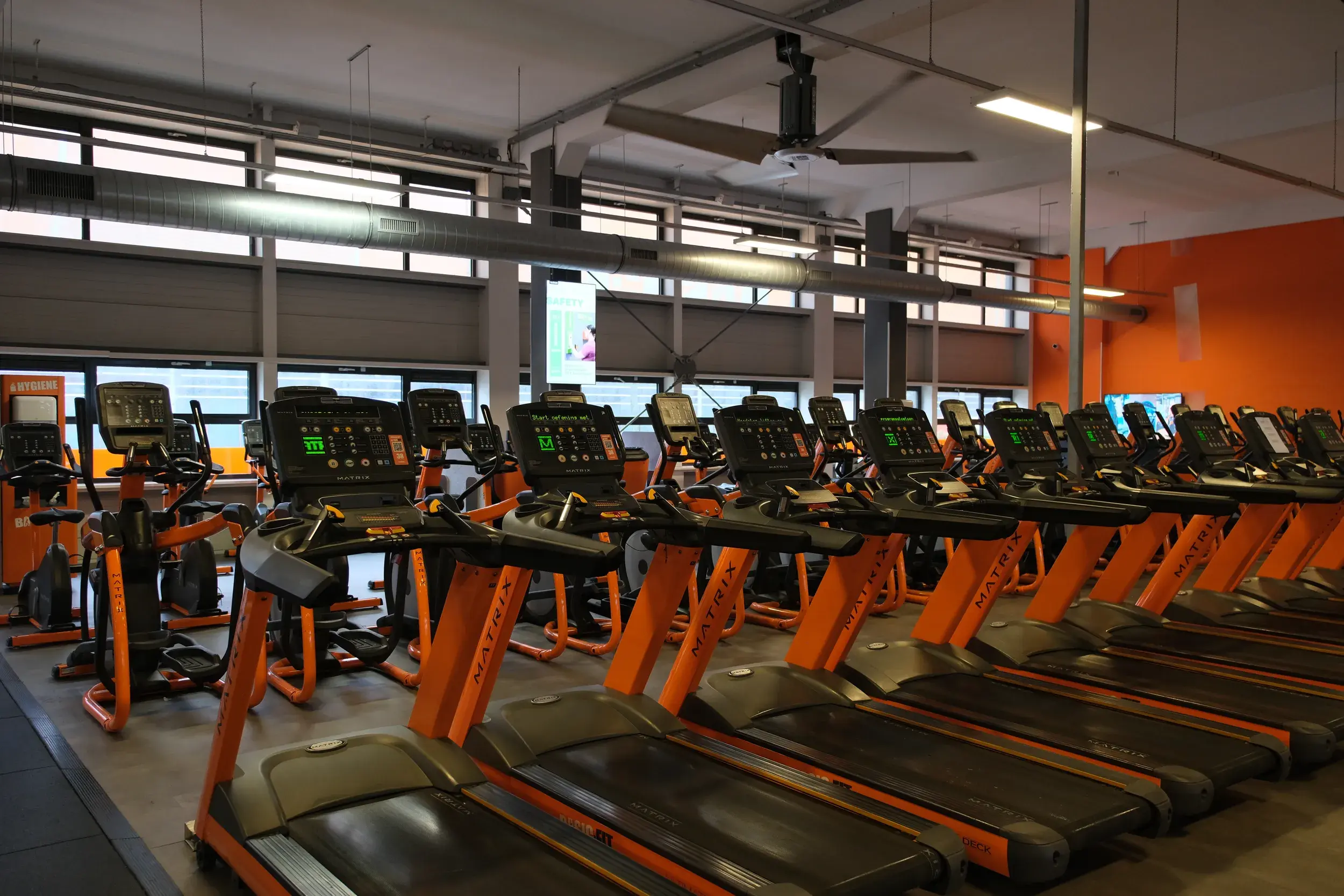 Foto's Basic-Fit 24/7