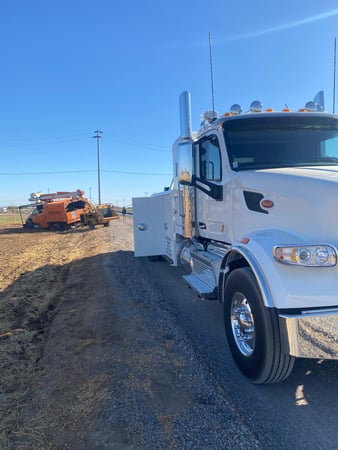 Images Freeway Towing & Storage