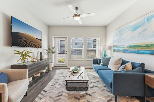 Images Story Lake Gibson | Luxury Apartment Homes