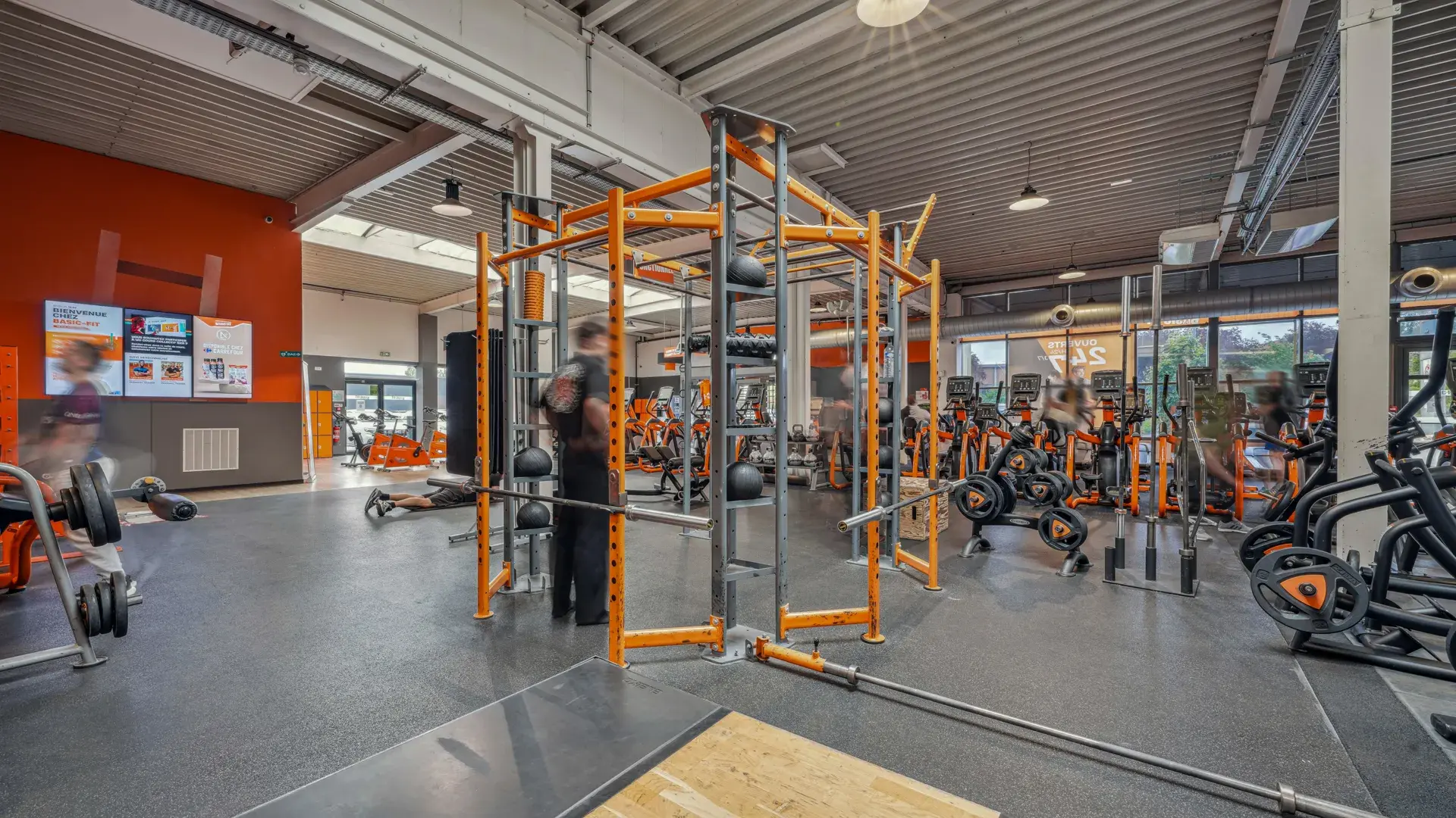 Images Basic-Fit 24/7