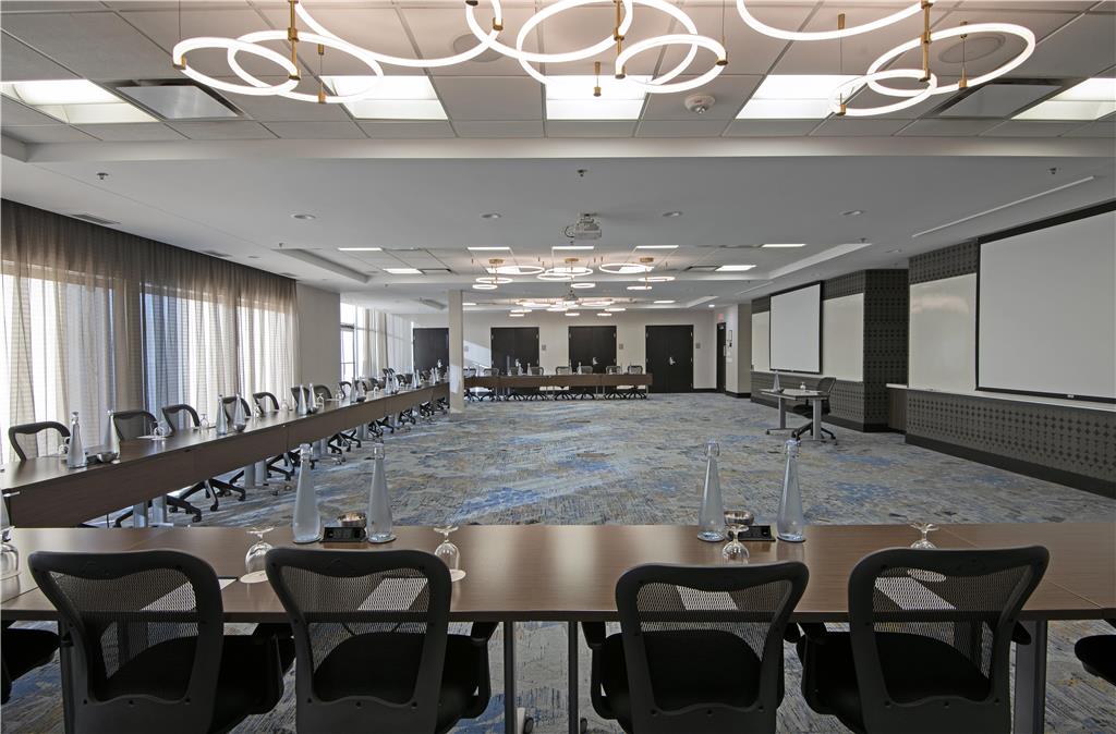 Images DoubleTree by Hilton Hotel West Edmonton