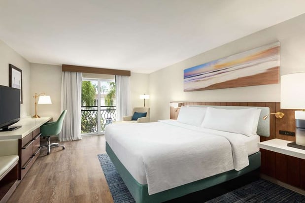Images Hilton Garden Inn Carlsbad Beach