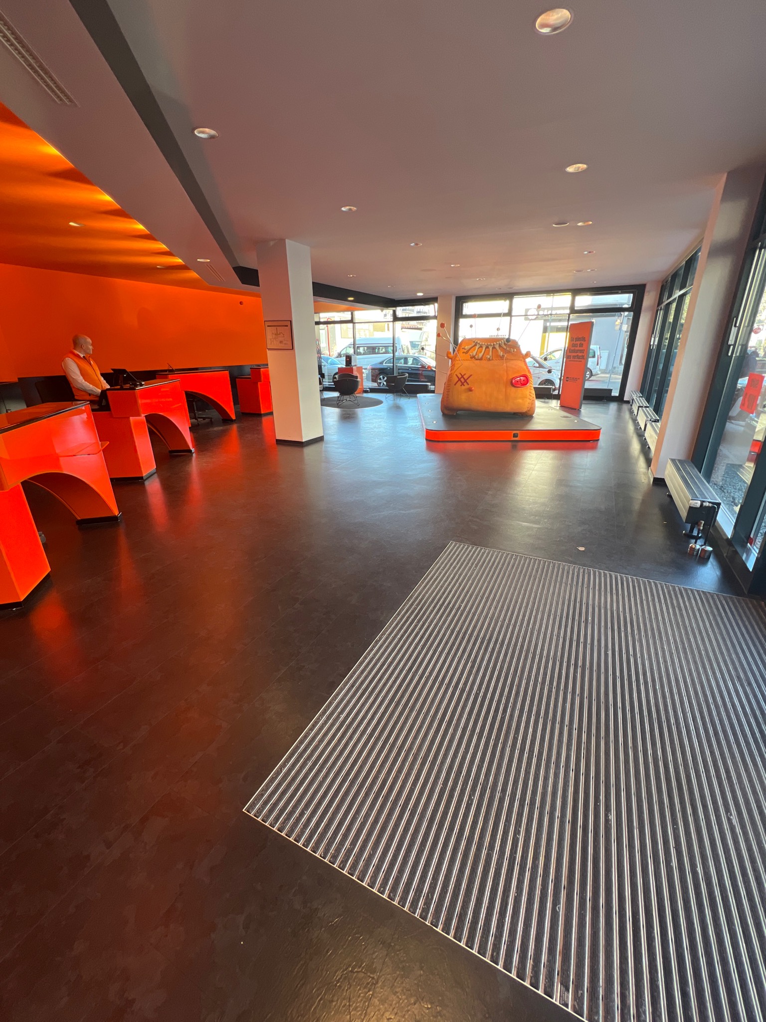 SIXT Transporter & Autovermietung Frankfurt am Main West/Messe, Mainzer Landstr. 351-353 in Frankfurt am Main