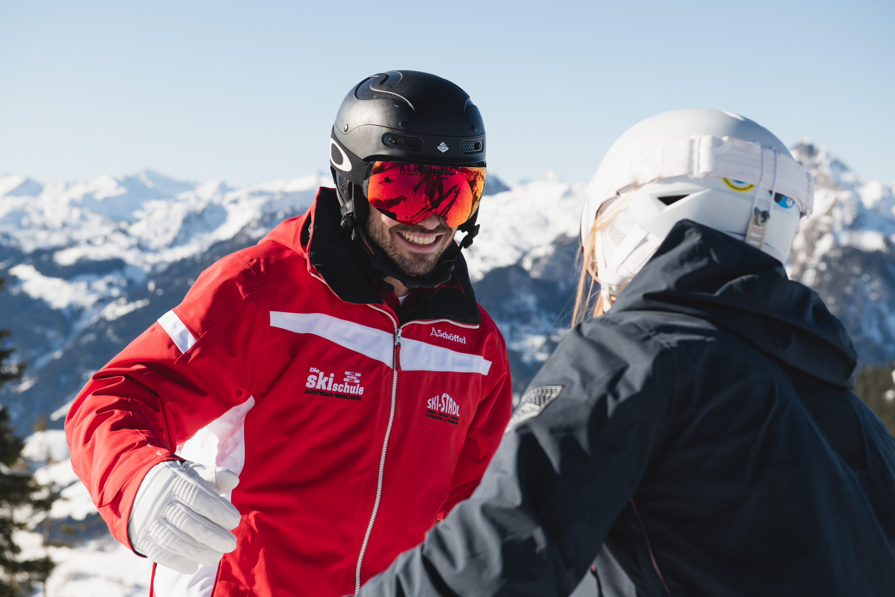 Bilder Alpendorf Skischule Rot Weiß Rot