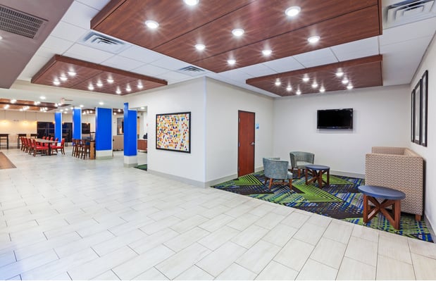Images Holiday Inn Express & Suites Sealy by IHG