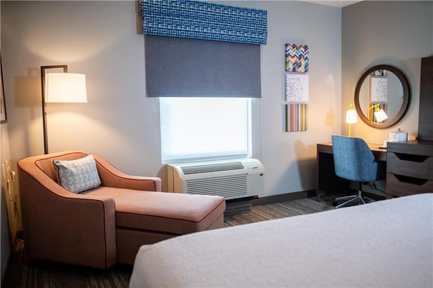 Images Hampton Inn Gonzales