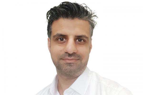Shuaib Nazir, Ophthalmic Director in our Cleckheaton store