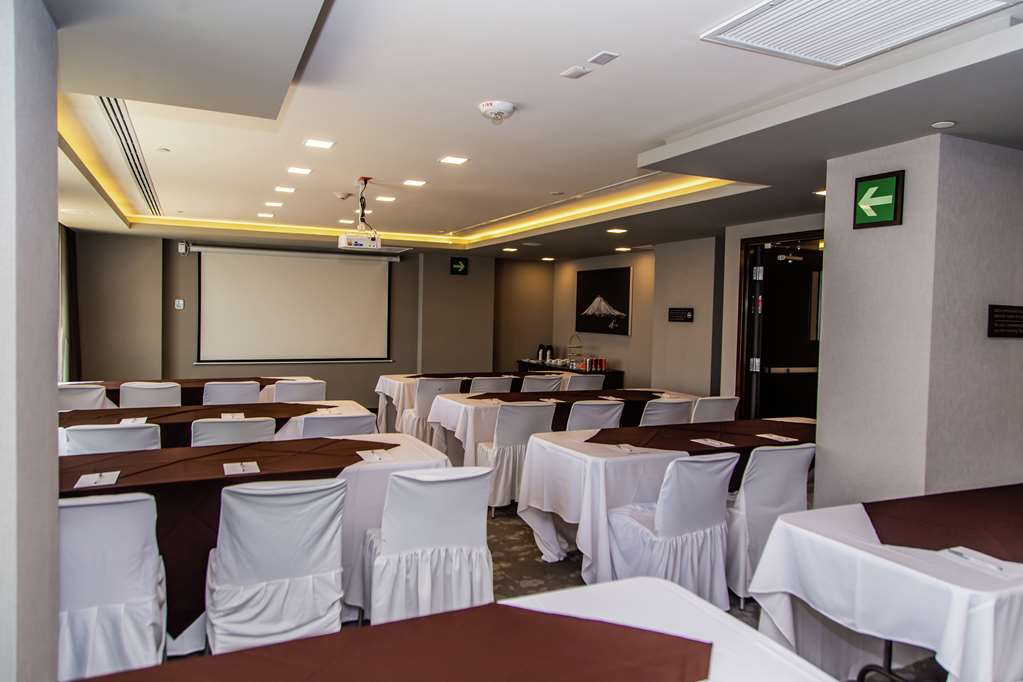 Images Hampton Inn & Suites by Hilton Puebla
