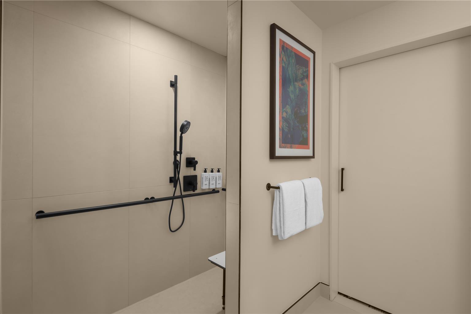 Guest room bath
