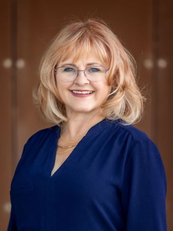 Images Tena Dugan, West USA Realty