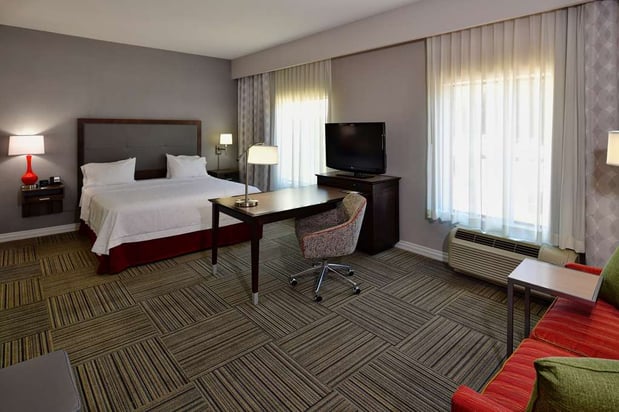 Images Hampton Inn & Suites Fredericksburg