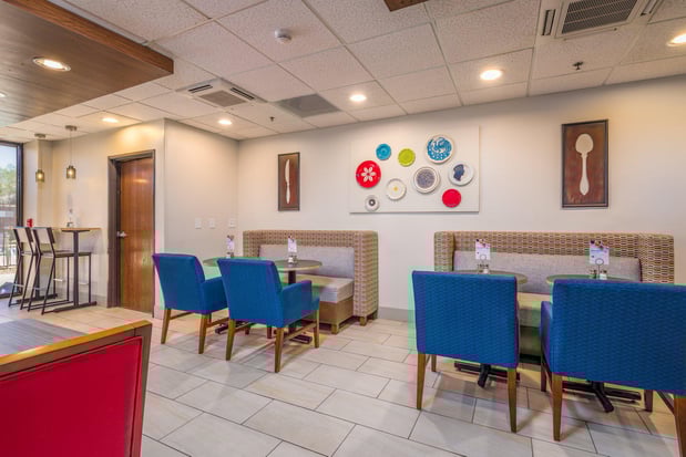 Images Holiday Inn Express & Suites Phoenix Airport by IHG