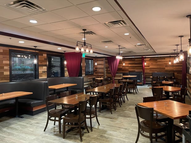 Images Holiday Inn Blmgtn Arpt South - Mall Area by IHG