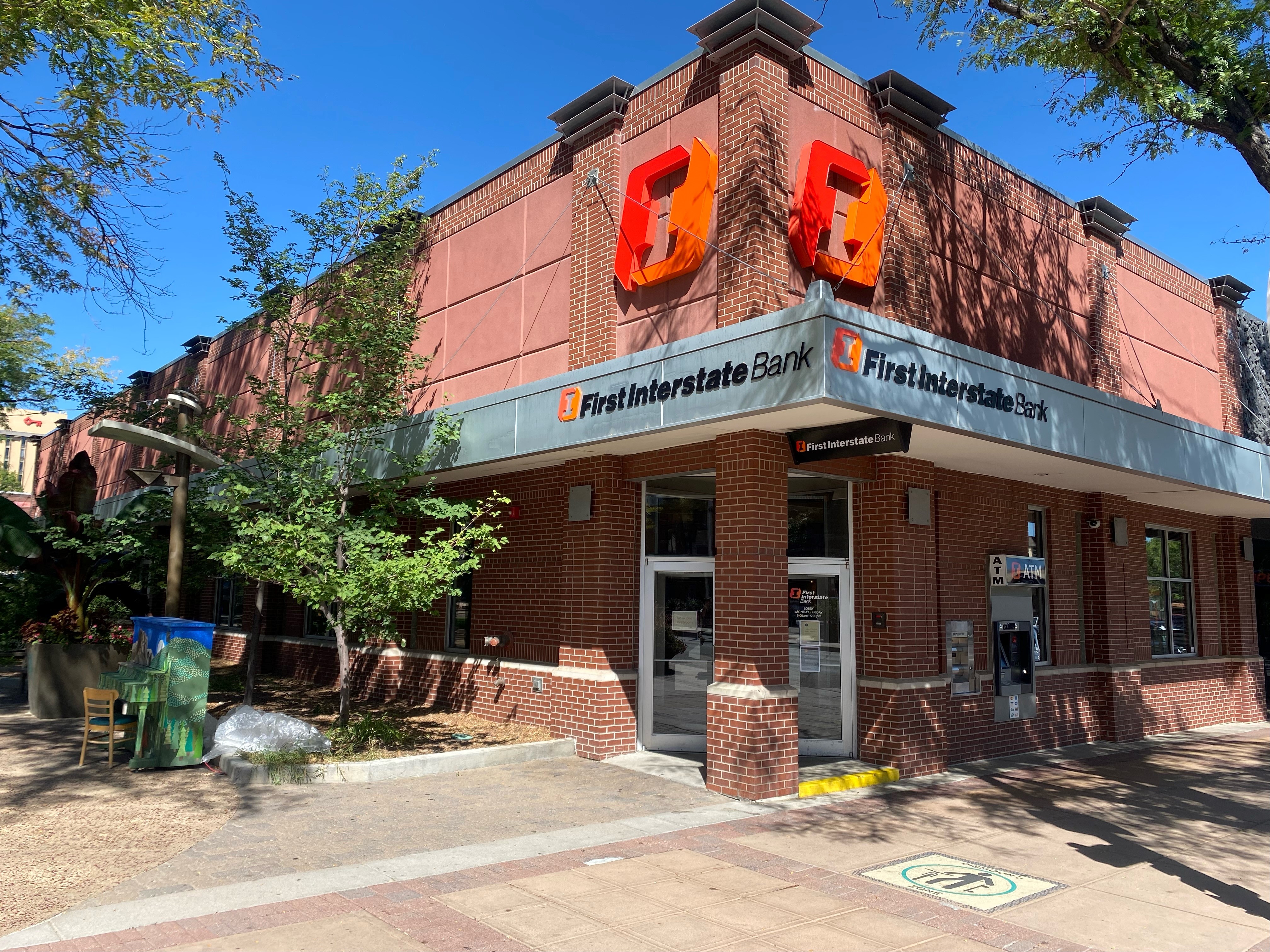 Exterior image of First Interstate Bank on S. College Ave. in Fort Collins, CO