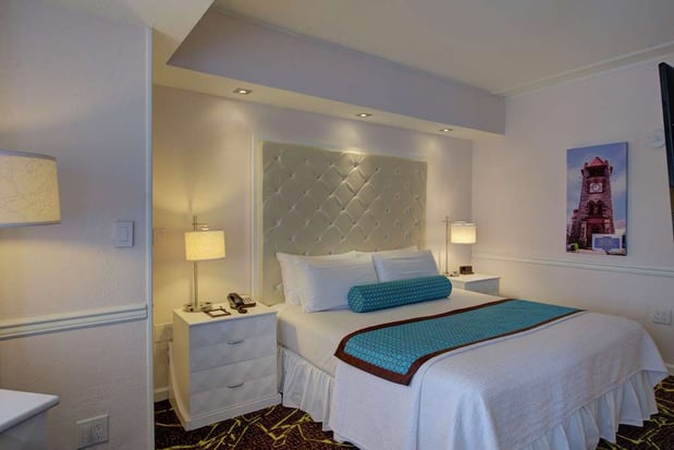 Images The Roslyn, Tapestry Collection by Hilton