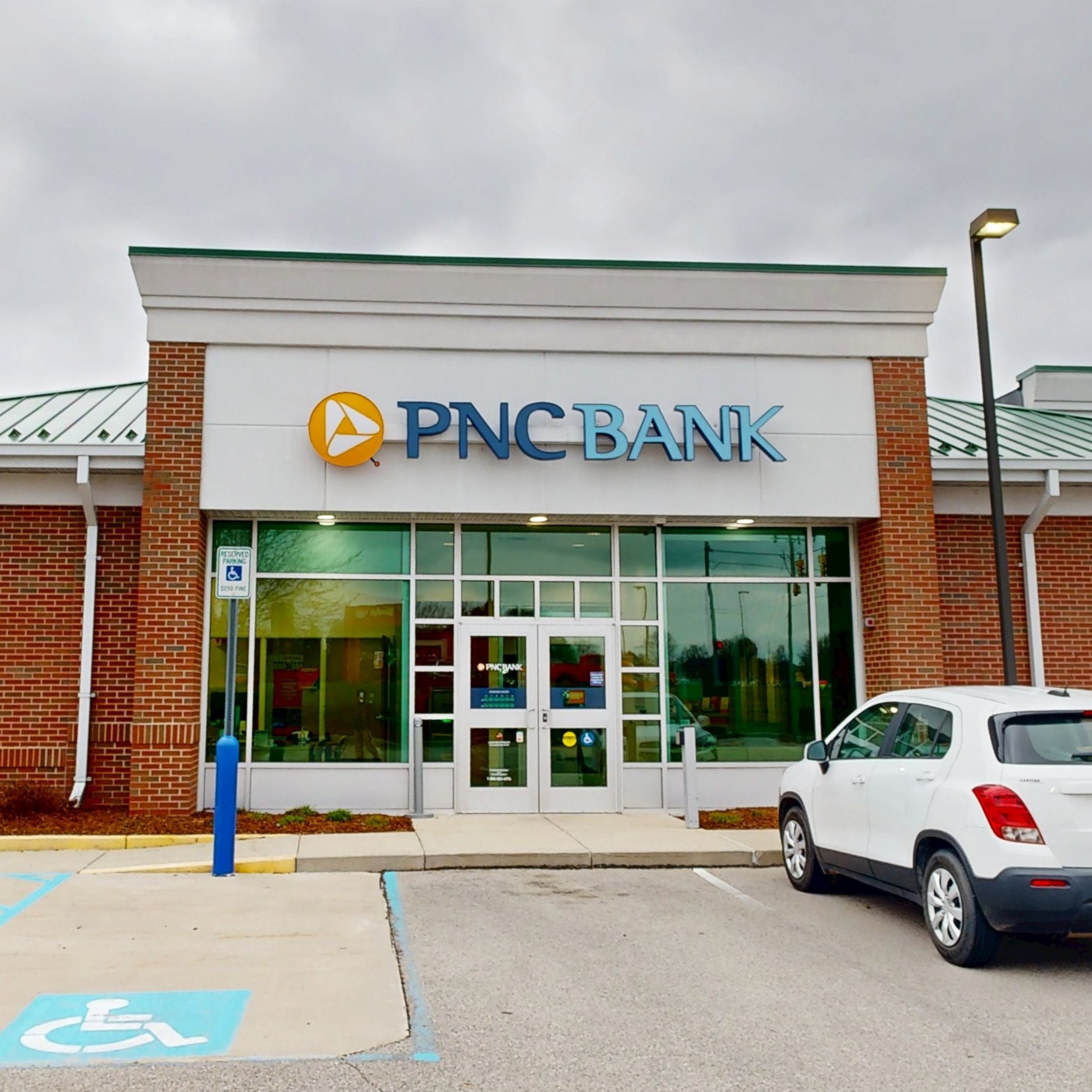 PNC Bank Market Place Crossings - Kentwood, MI