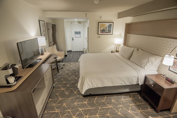 Images Holiday Inn & Suites Oakland - Airport by IHG