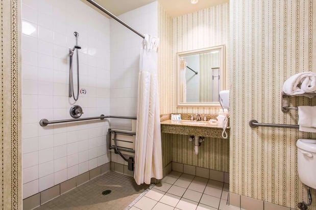 Images Hilton Garden Inn Milwaukee Northwest Conference Center