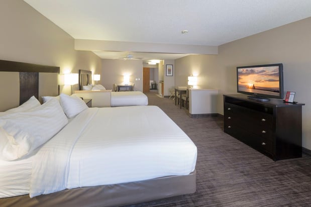 Images Holiday Inn Express & Suites St. Joseph Lakefront by IHG