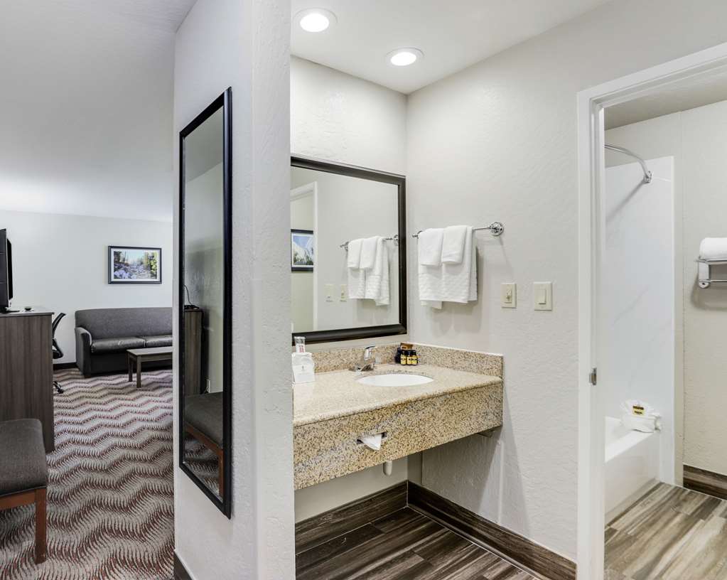 King Guest Bathroom