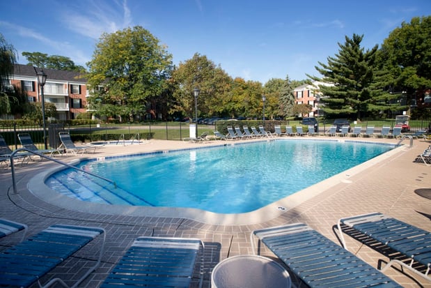 Images Versailles on the Lakes Oakbrook