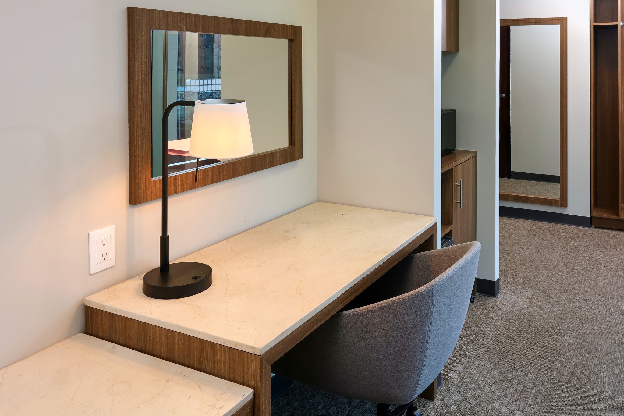 Images Holiday Inn & Suites Mexico Medica sur by IHG