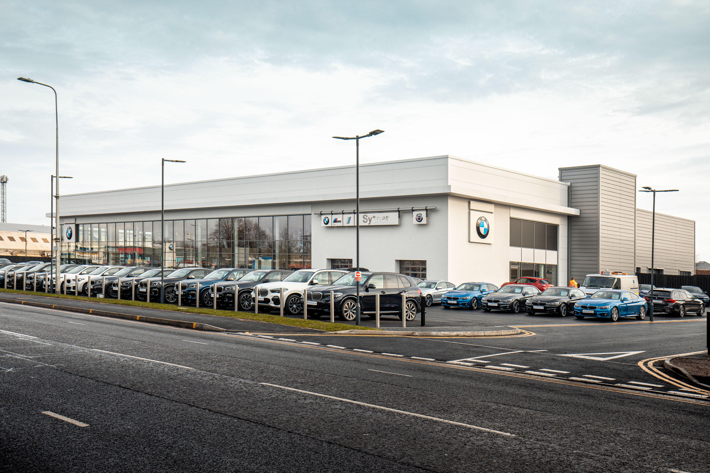 Images Sytner Cardiff BMW