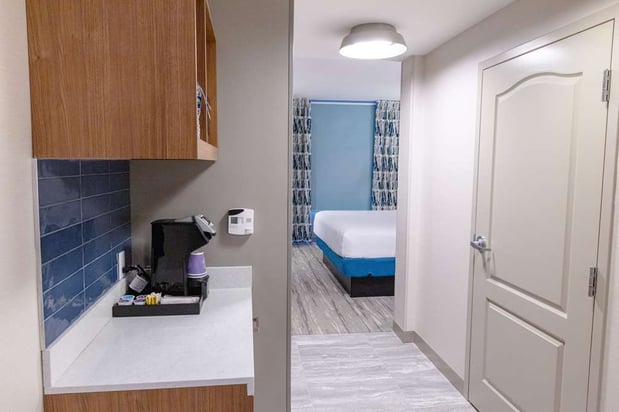 Images Hilton Garden Inn Lakewood