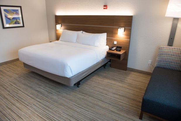 Images Holiday Inn Express & Suites Fort Wayne North by IHG