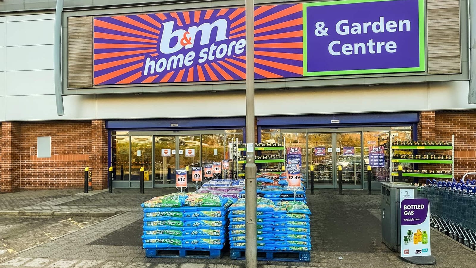 Images B&M Home Store with Garden Centre