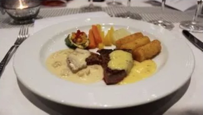 TRADITIONSREICHE KÜCHE