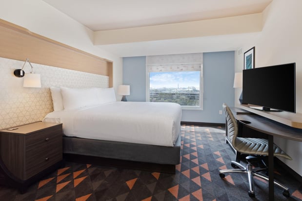 Images Holiday Inn & Suites Across From Universal Orlando by IHG