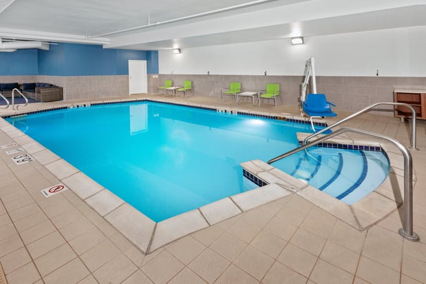 Images Holiday Inn Express & Suites Chicago West-O'Hare Arpt Area by IHG