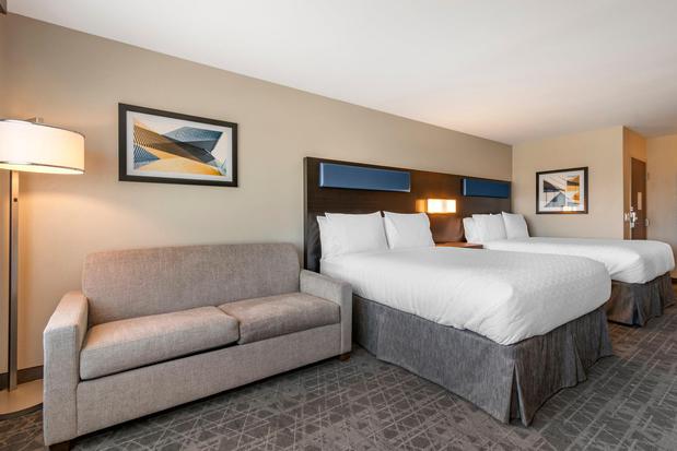 Images Holiday Inn Express & Suites Carlisle Southwest – I-81, an IHG Hotel