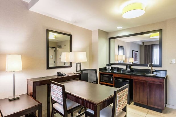 Images Embassy Suites by Hilton Newark Airport
