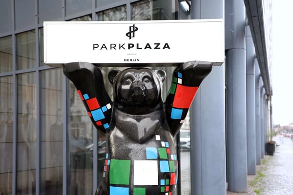 Exterior bear statue