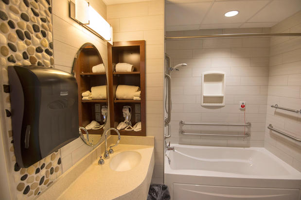 Images The Mother Baby Center at Mercy with Children's Minnesota