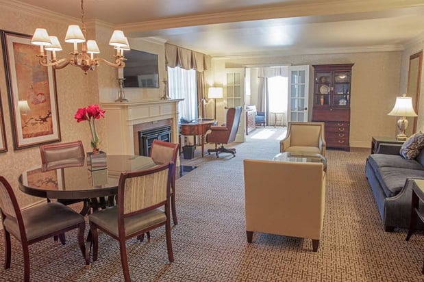 Images The Hotel Roanoke & Conference Center, Curio Collection by Hilton