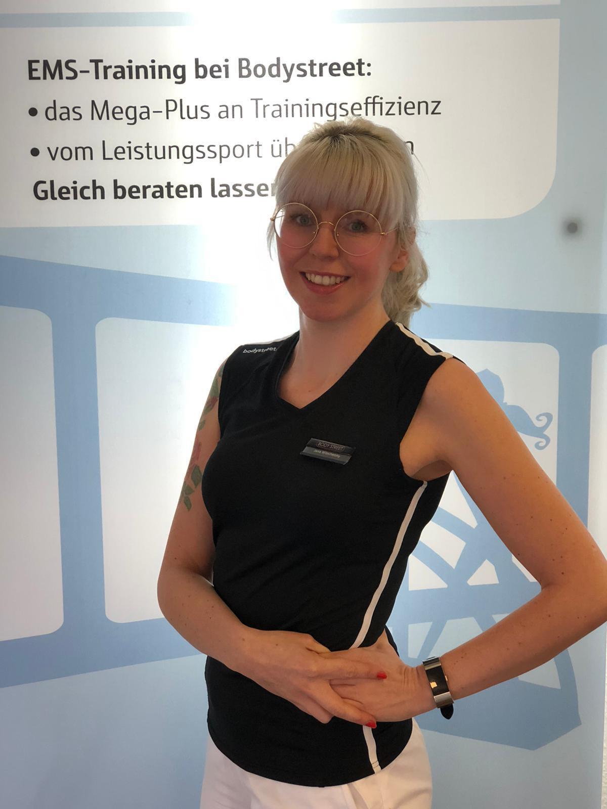 EMS Trainerin Jana Witschetzky - Personal Trainer