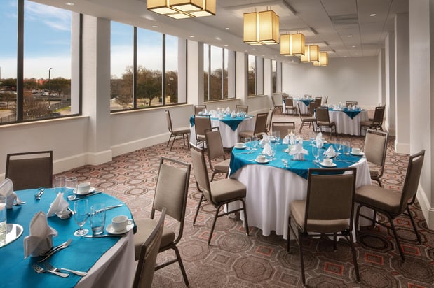 Images Crowne Plaza Dallas Market Ctr - Love Field by IHG