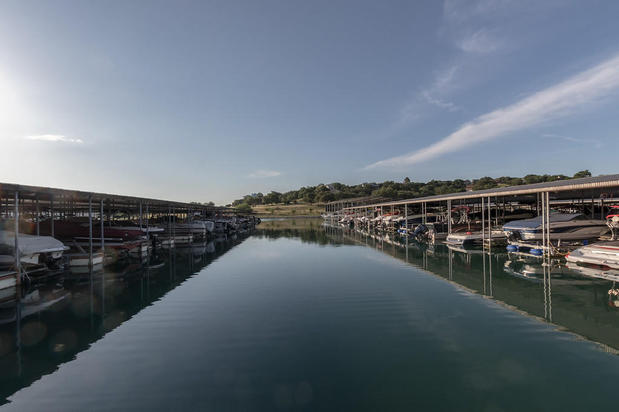 Images Cranes Mill Marina