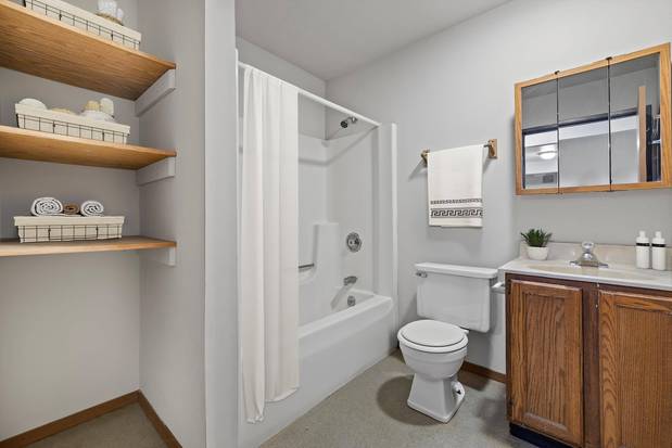 Images Fox Meadows Apartments