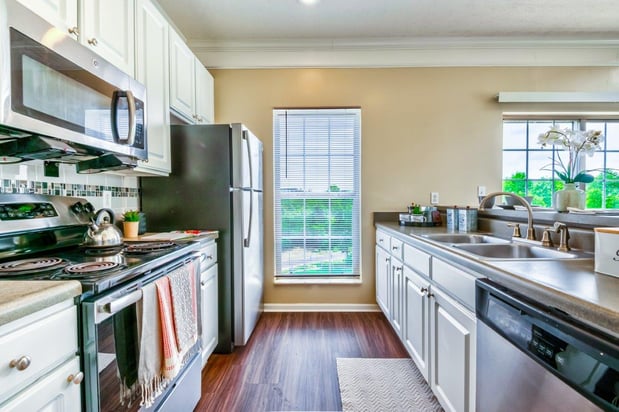 Images The Waterfront Apartments & Townhomes