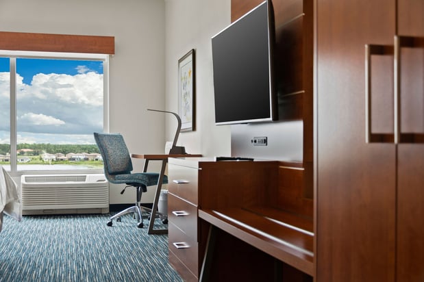 Images Holiday Inn Express & Suites Orlando - Lake Buena Vista by IHG
