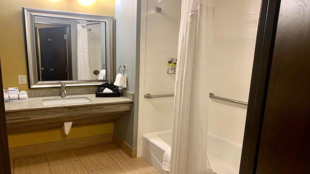 Images Holiday Inn Express & Suites Perry-National Fairground Area, an IHG Hotel