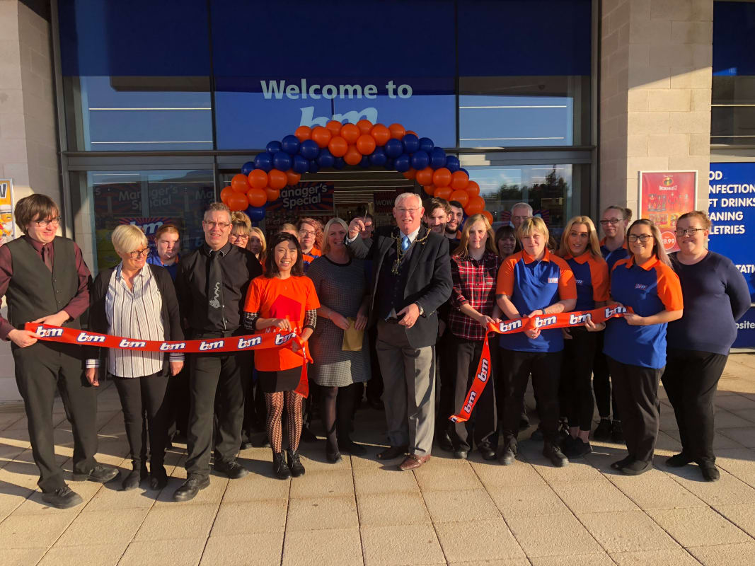 Local Provost Councillor Jim Leishman was one of B&M's special guests at the opening of their new store in Kirkcaldy, cutting the ribbon to officially open the store.