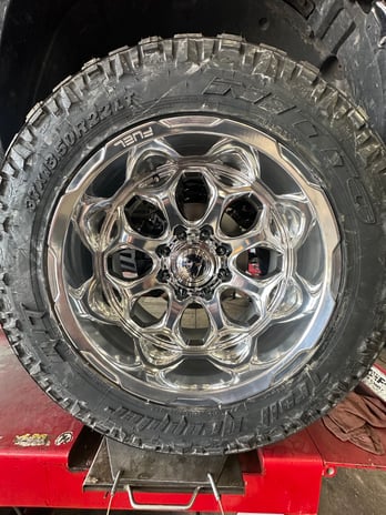 Images Gills Point S Tire & Auto Service