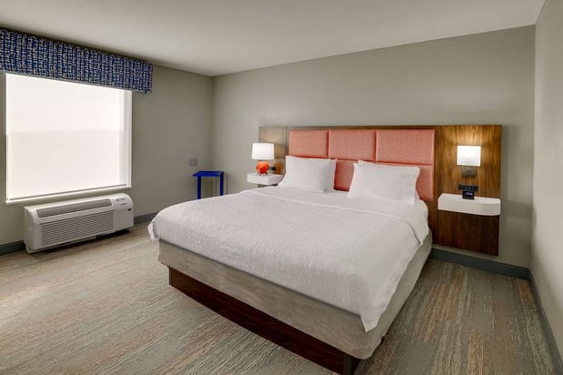 Images Hampton Inn & Suites St. Louis-Edwardsville