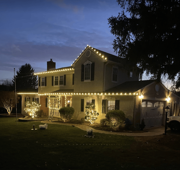 Images Rudy & Co. Holiday Lighting